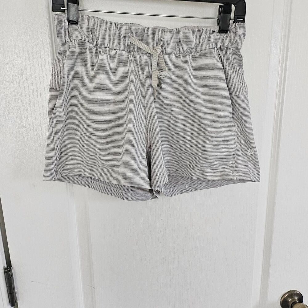 Lululemon Women's Grey Shorts